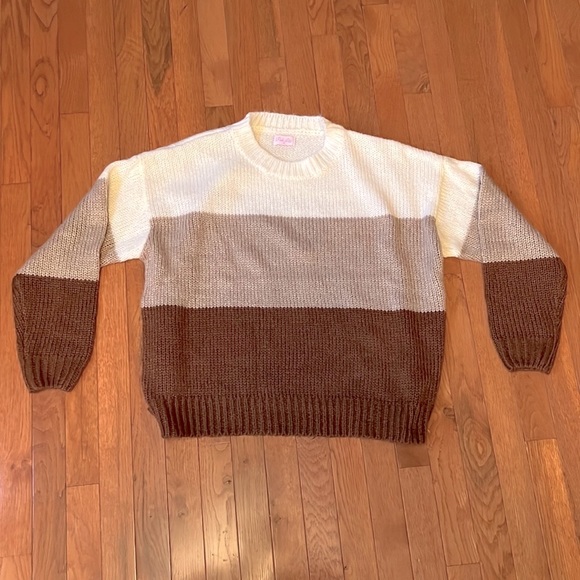 Women’s Sweater - Picture 2 of 4